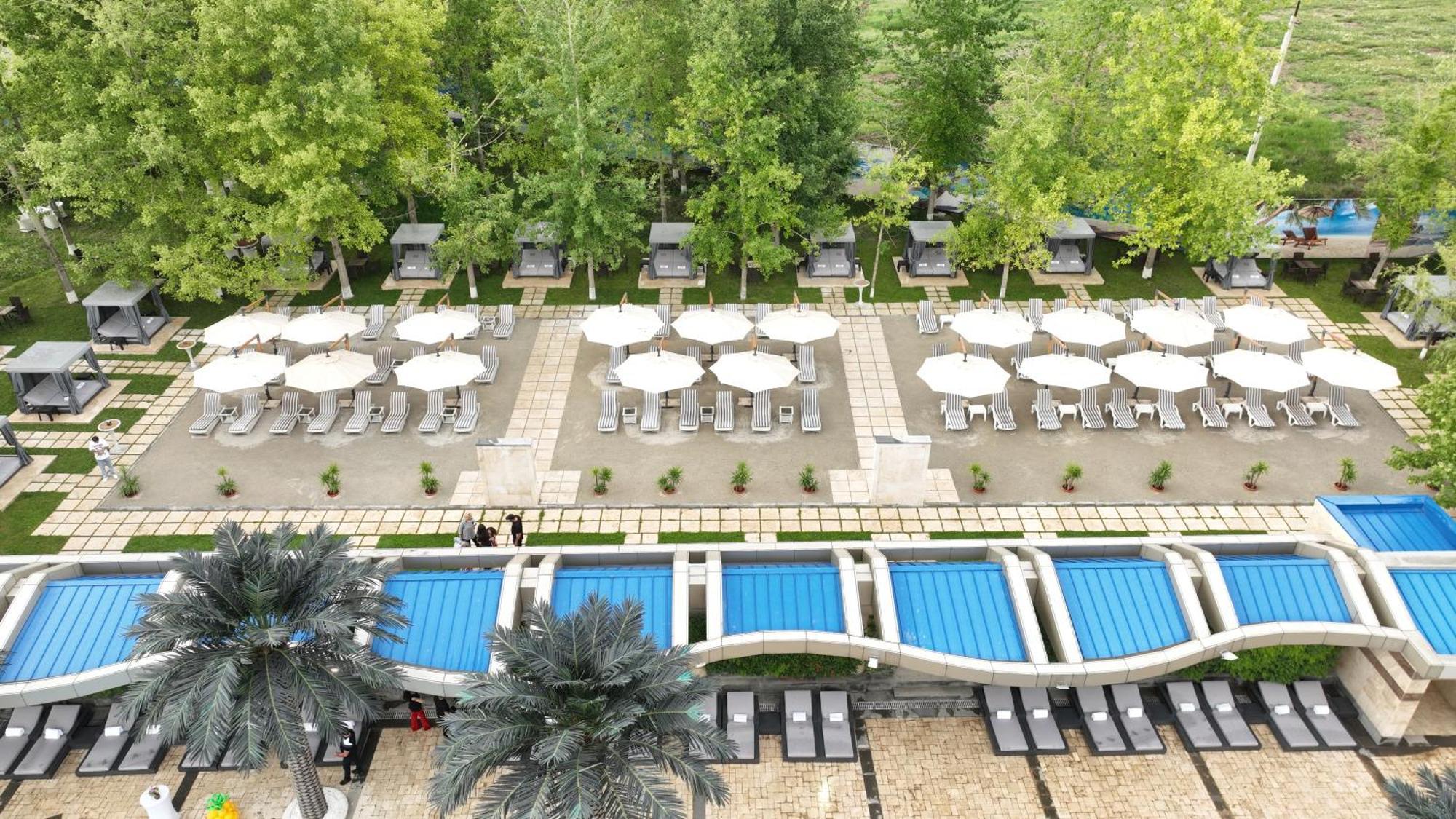 Multi Grand Pharaon Hotel Ptghni Exterior photo