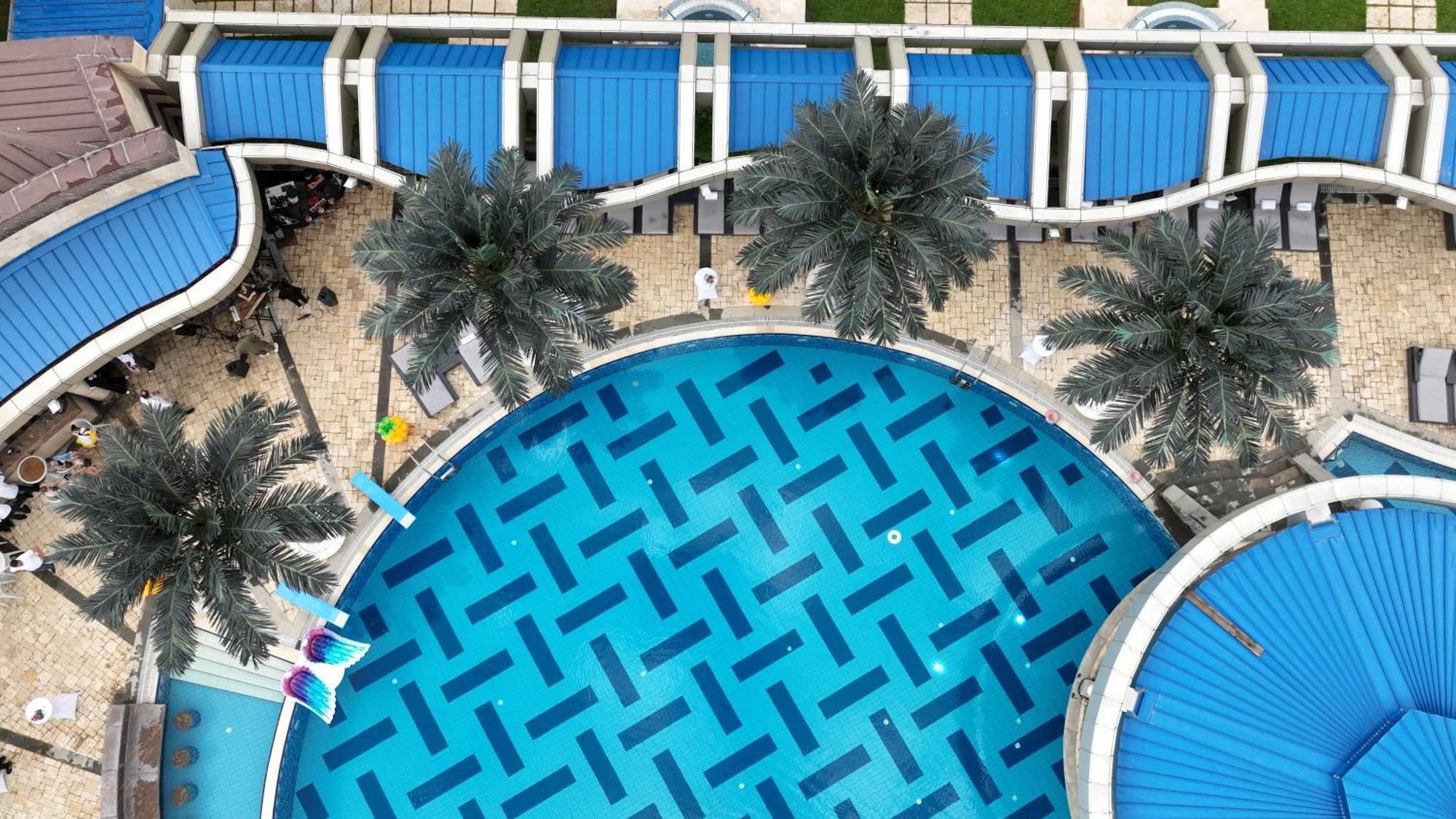 Multi Grand Pharaon Hotel Ptghni Exterior photo