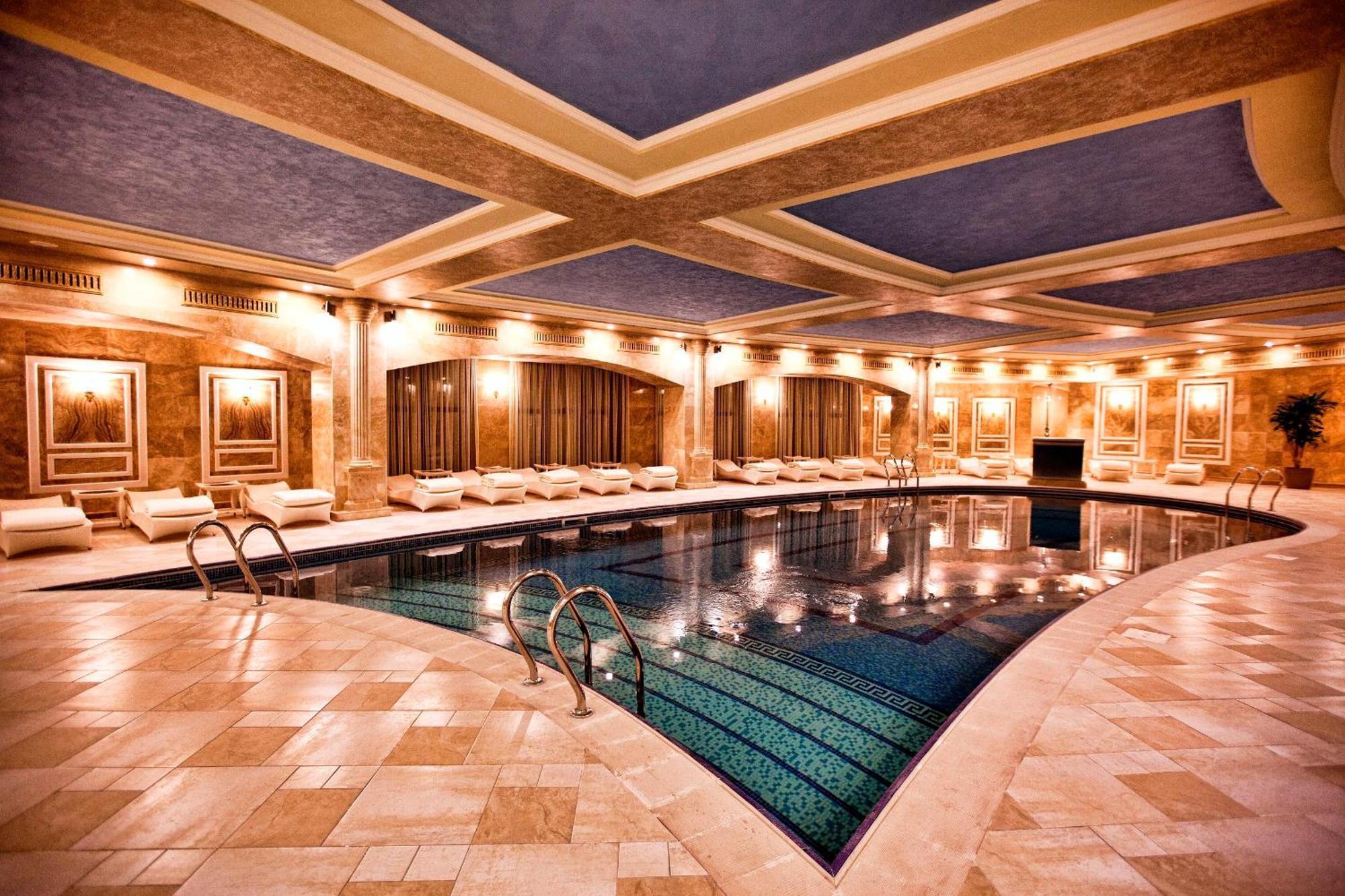 Multi Grand Pharaon Hotel Ptghni Exterior photo