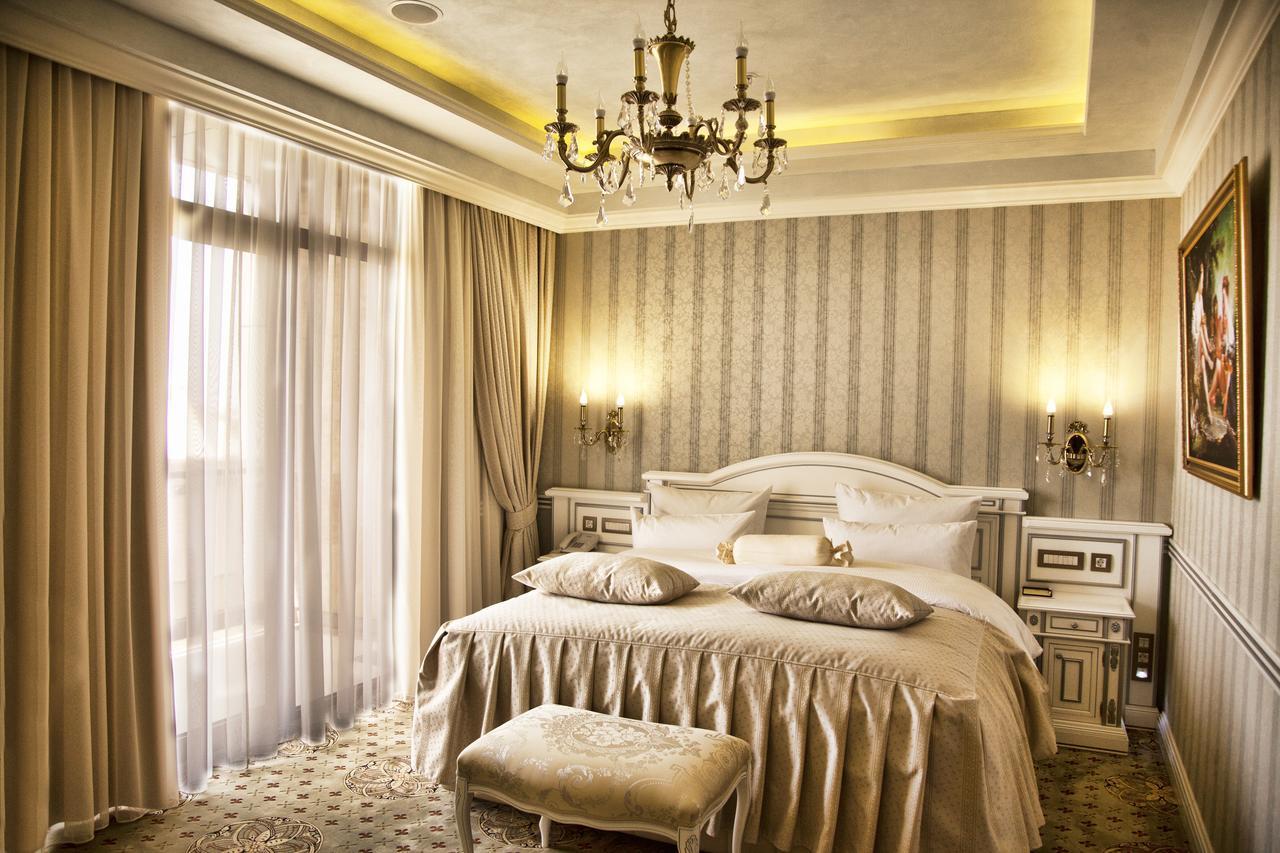 Multi Grand Pharaon Hotel Ptghni Exterior photo