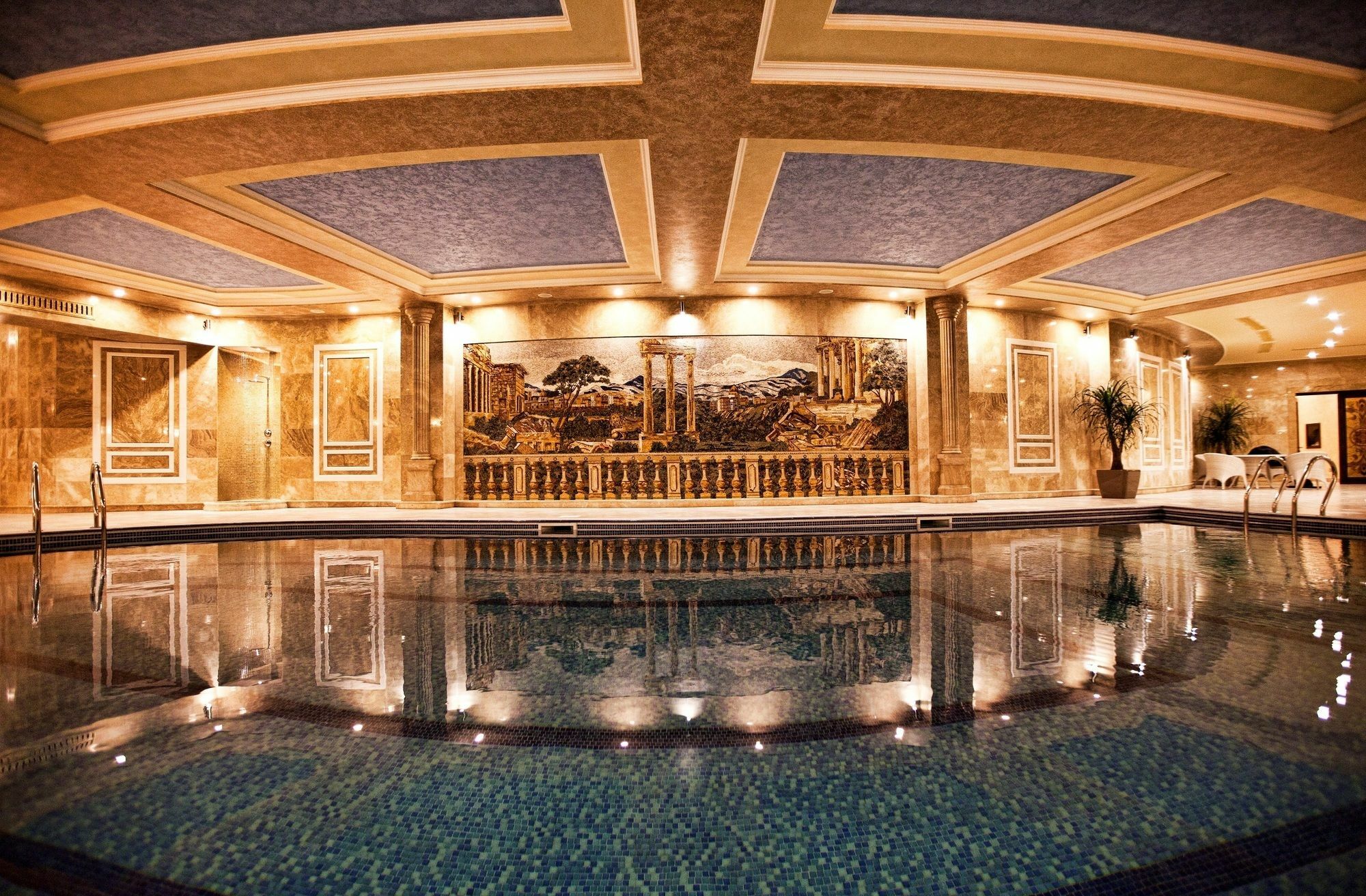 Multi Grand Pharaon Hotel Ptghni Exterior photo