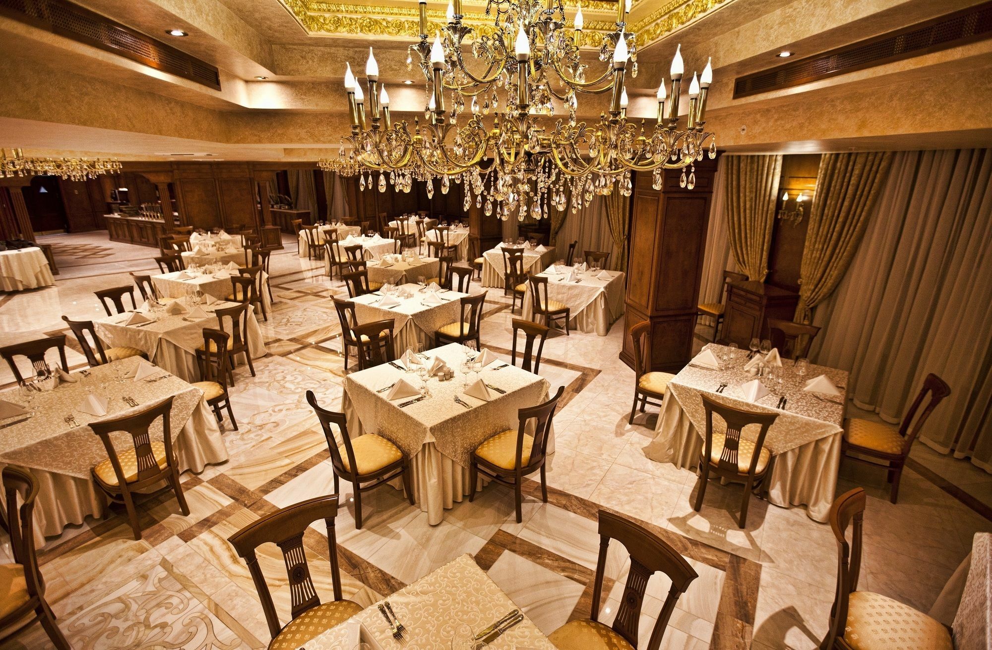 Multi Grand Pharaon Hotel Ptghni Exterior photo